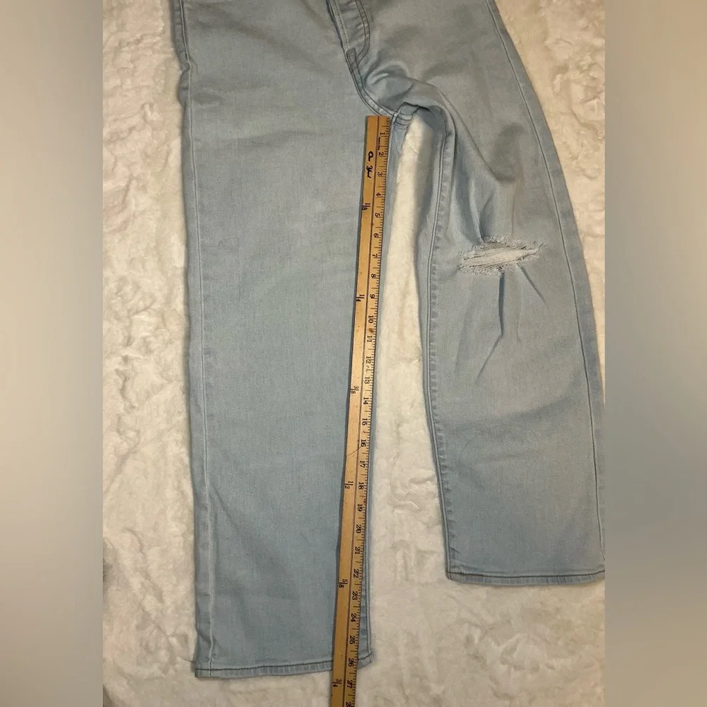 Levi’s Light Blue Distressed Men's Jeans - Picture 4 of 10